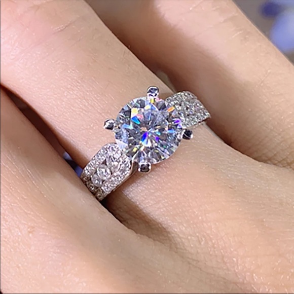 Luxury 925 Silver Beautiful Round Diamond Ring New - Picture 3 of 6